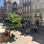 Dluga Street Apartment Near Neptun Gdansk