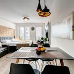 Live & Travel Old Town Apartments