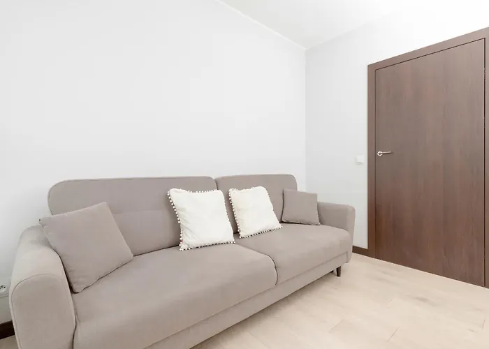 Spacious And Cozy Two Bedrooms Apartment By Rent Like Home