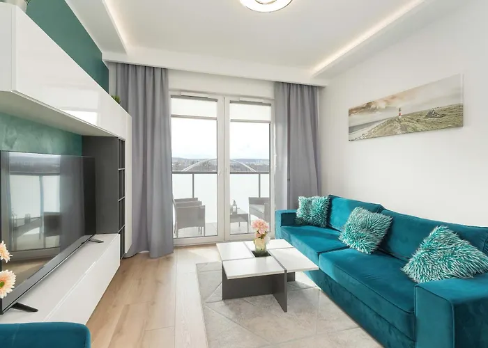 Sucha 33 Modern Apartment With Parking By Noclegi Renters