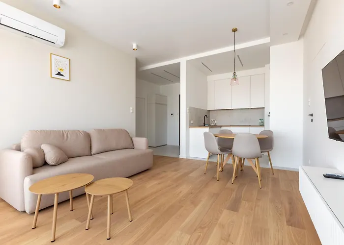 Stocznia Bright & Serene Riverside Apartments