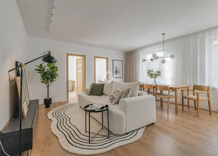 Old Town Straganiarska By Downtown Apartments