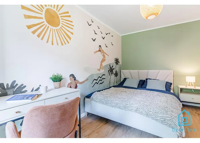 Sunrise Apartment - 3 Minutes To Pkp & Old Town