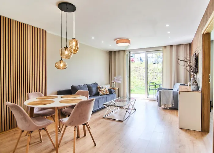 Cozy Apartment With Garden - Free Private Parking Gdansk