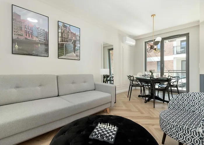 Exclusive Apartment With Parking, Air Conditioning And A Rooftop Terrace In The Centre Of Gdansk By Renters Prestige