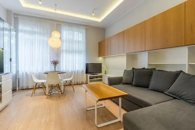Apartament Przy Placu Zebran Ludowych