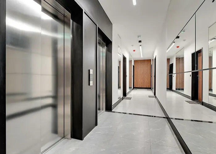 Platinium Top Floor City View