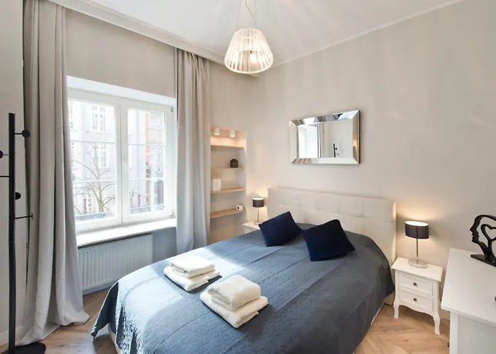 Dluga Street Apartment Near Neptun Gdansk