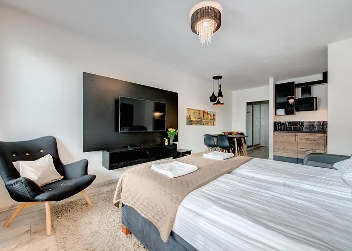 Live & Travel Old Town Apartments