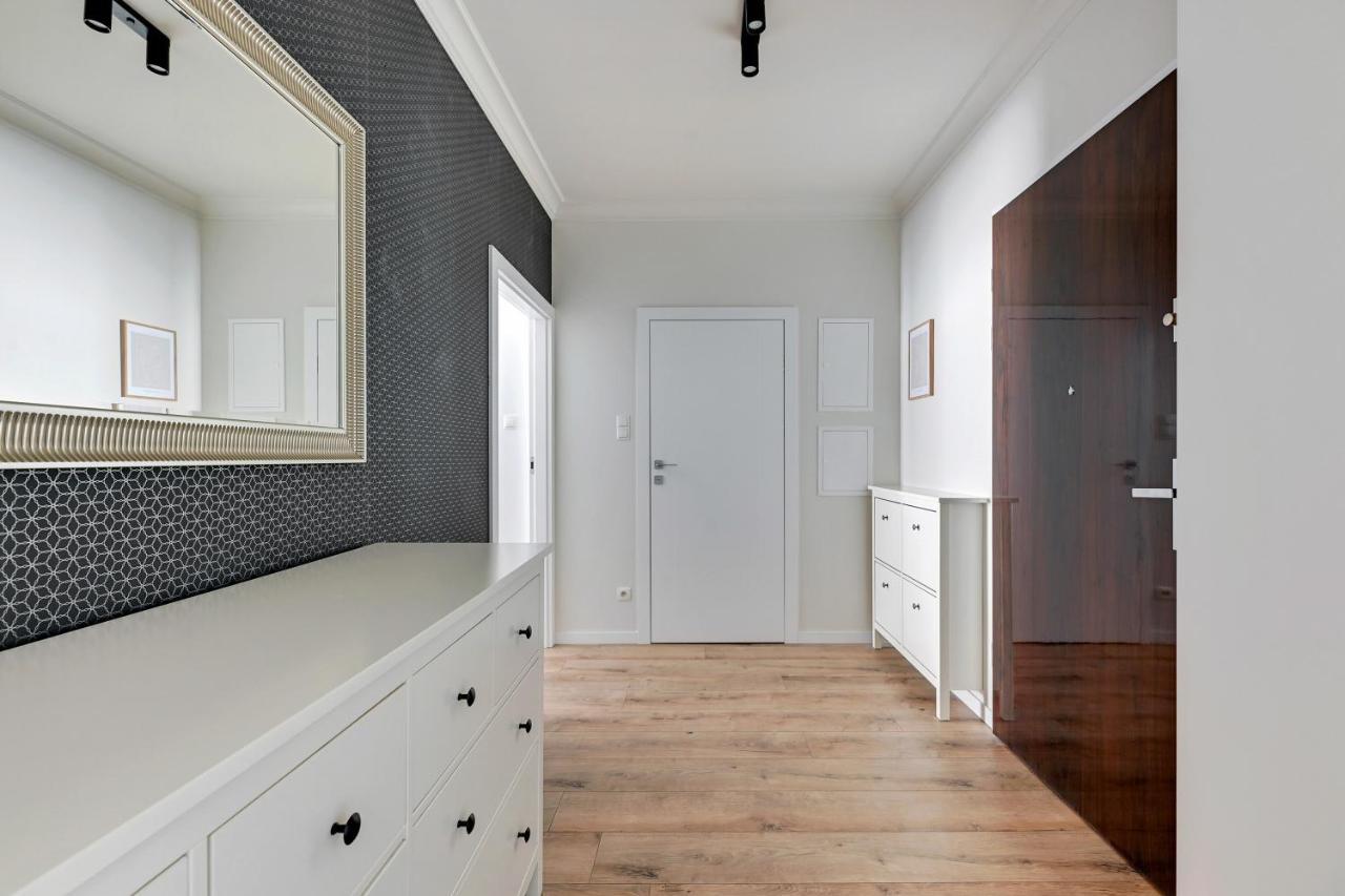 Grand - Modern Old Town Apartment