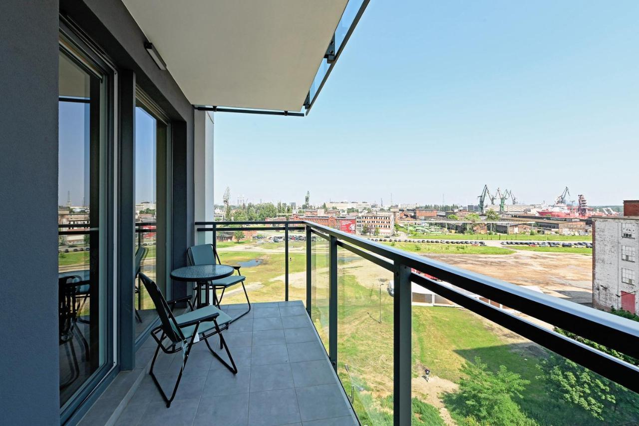 Golden Apartment *