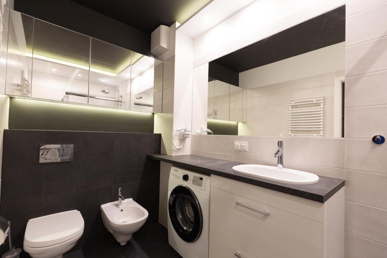Apartlogy Aura2 78 - Experience Intelligent Living While Travelling Gdansk