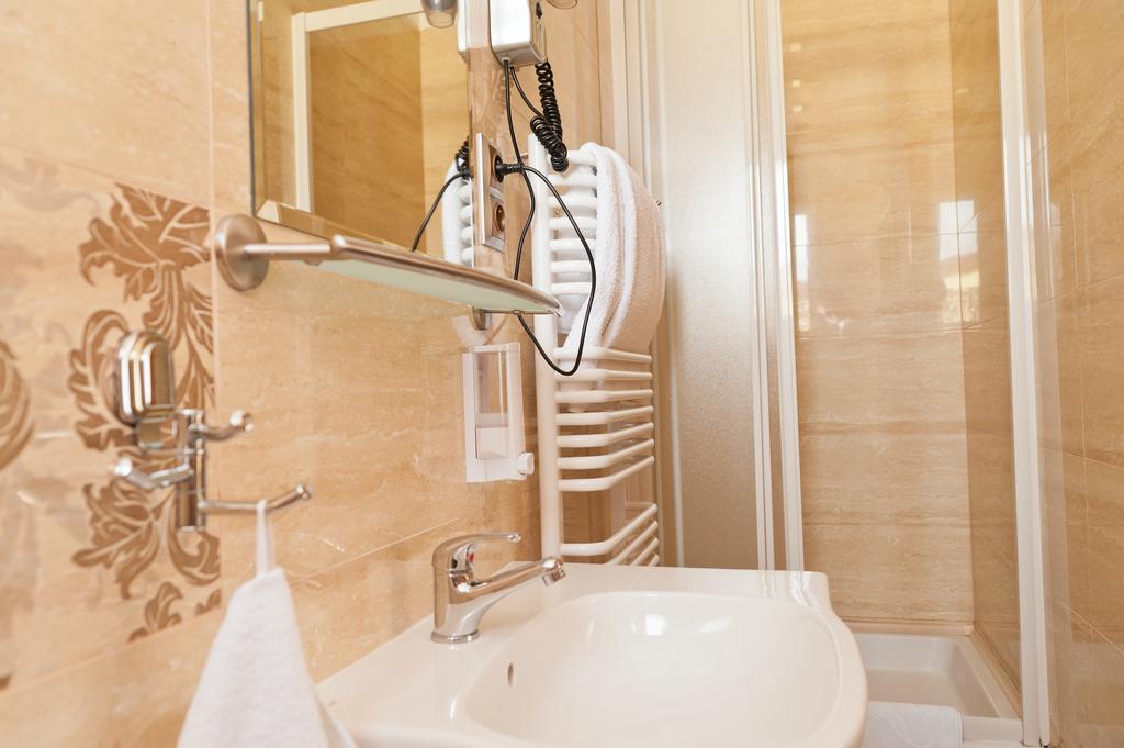 Anna - - Free Parking Guest house