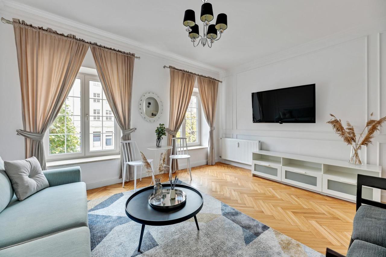 Apartment Dlugi Targ Street, Main Old Town & Riverside By Downtown
