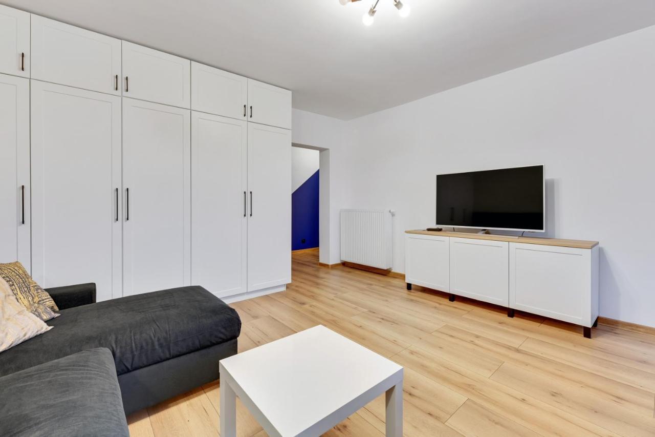 Wave - Navy Blue Apartment