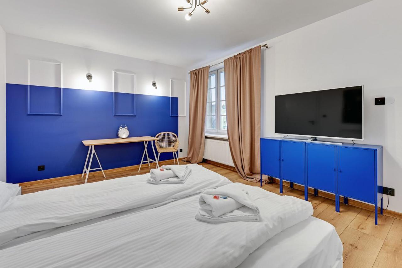 Wave - Navy Blue Apartment