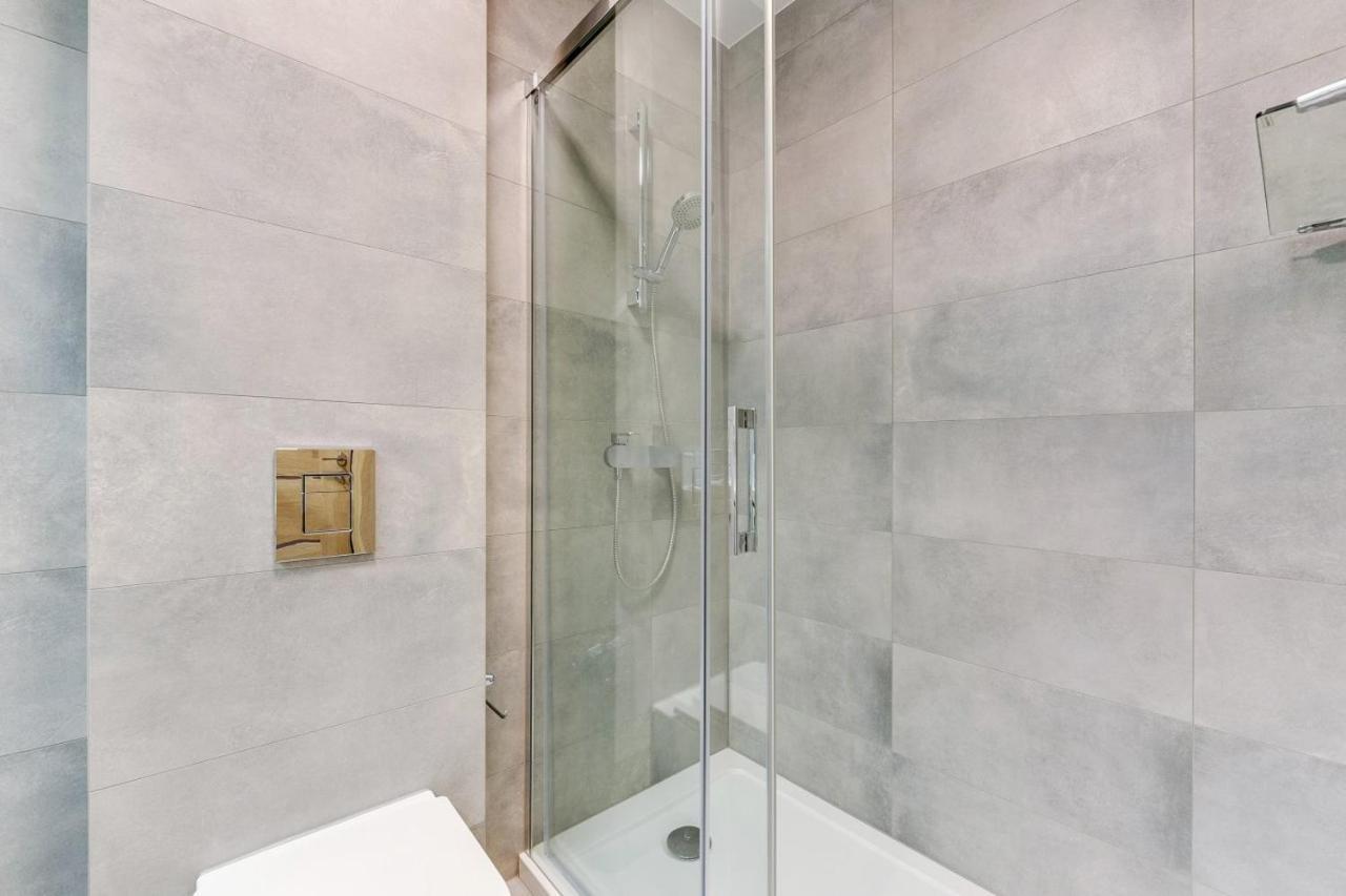 Goma Rent Chmielna 63 Waterlane Island Spa&wellness Apartment *