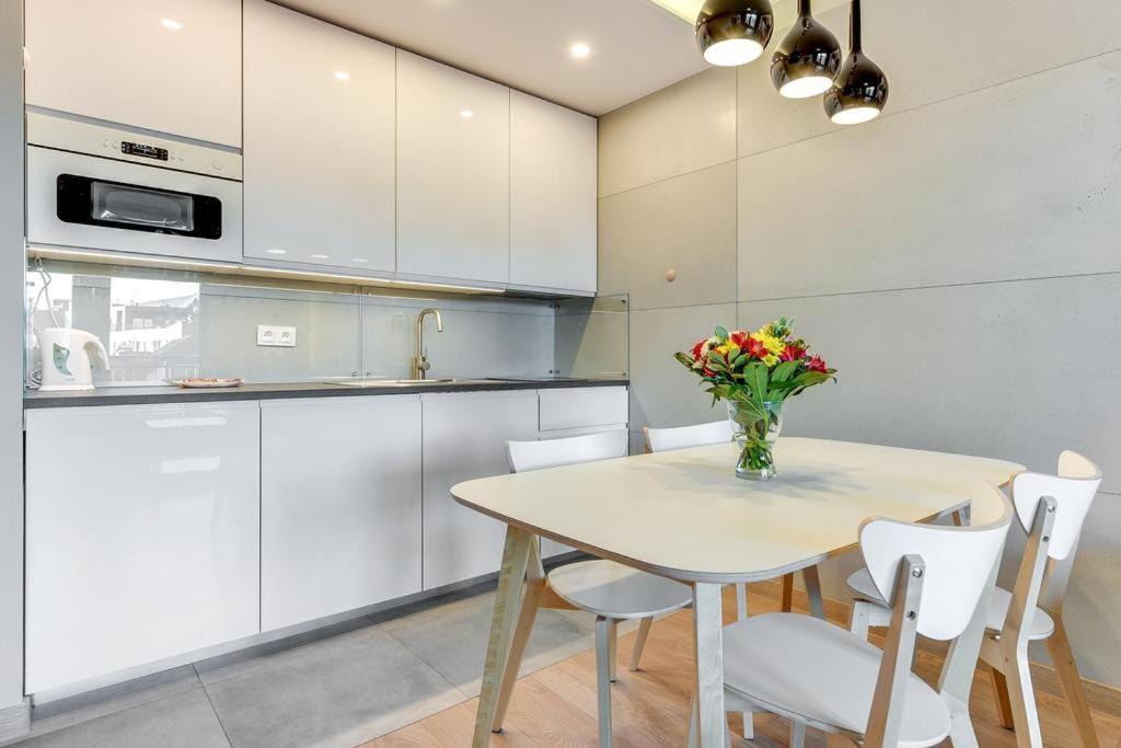 Goma Rent Chmielna 63 Waterlane Island Spa&wellness Apartment *