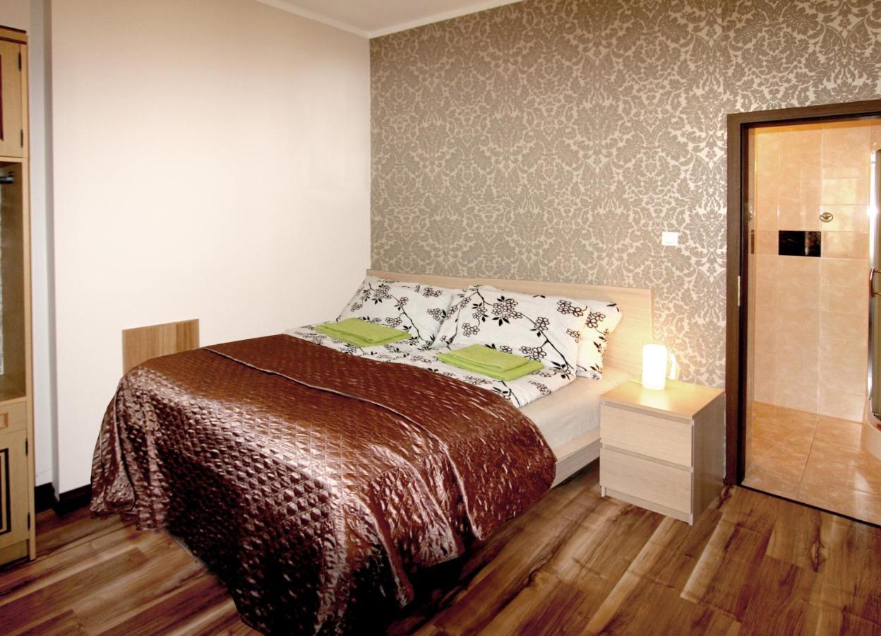 Lägenhet Amelia Apartament Centrum