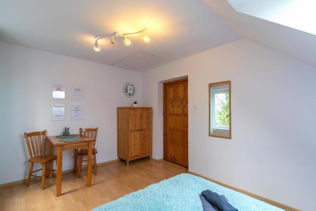 Studio I Pokoje I Pokoje Z Lazienkami Apartamento