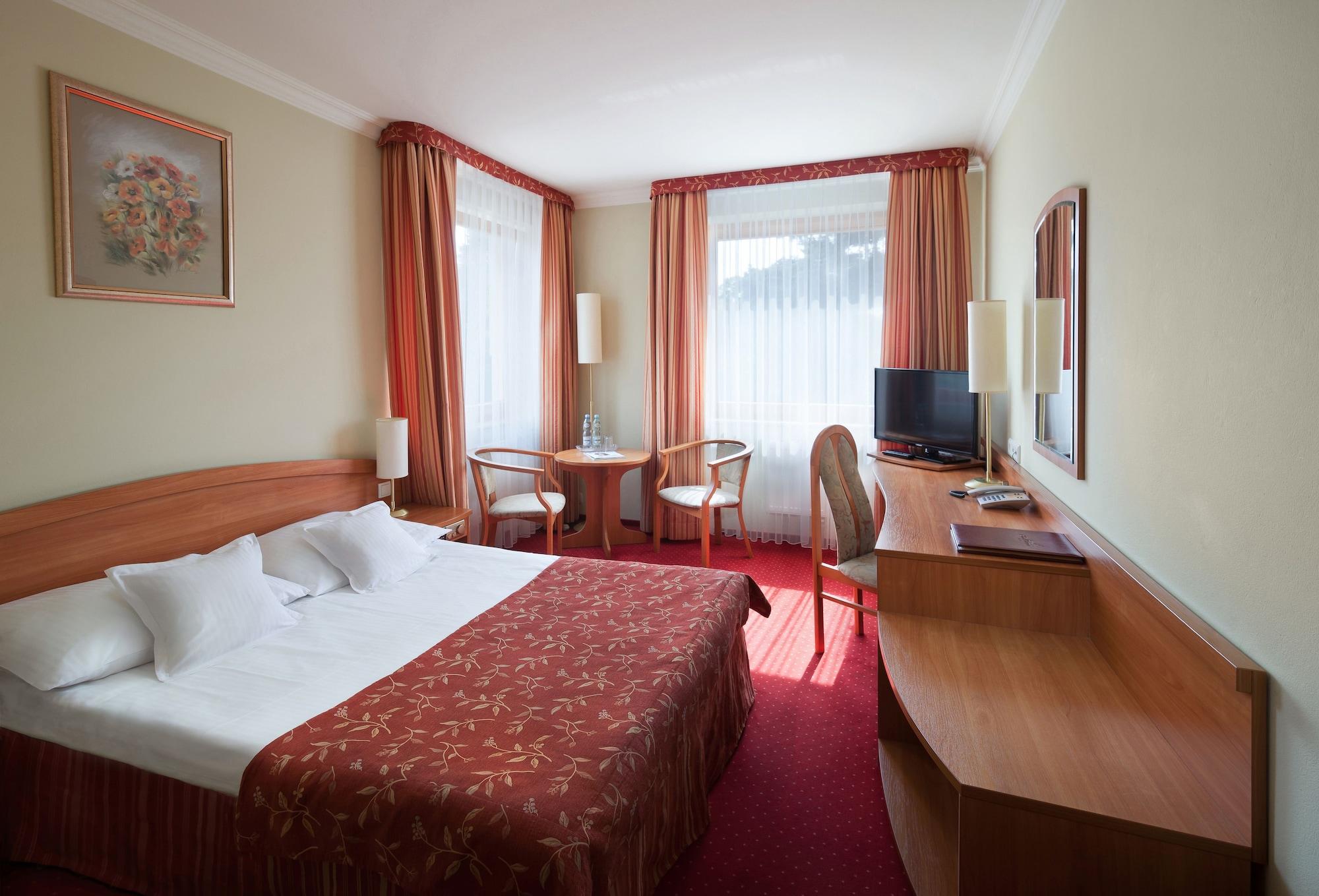 Bartan Seaside Hotel
