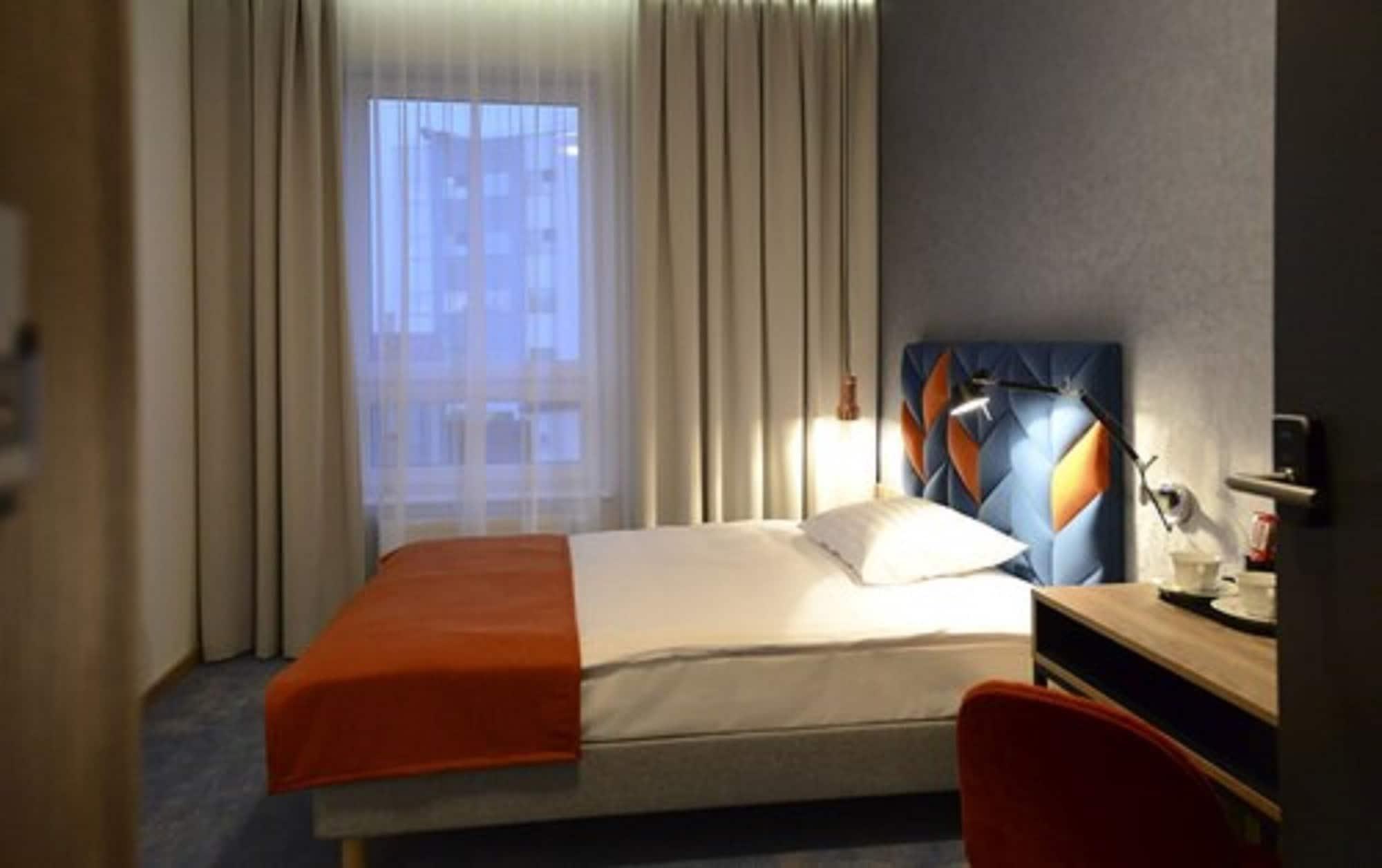 Faros Airport Hotell 3*