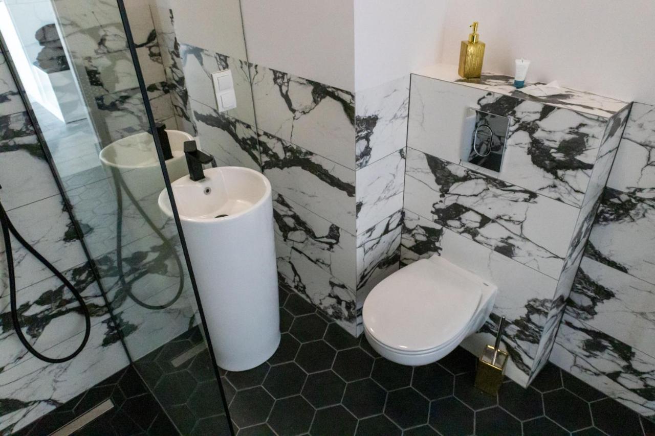 Lägenhet White Skyla Apartament *