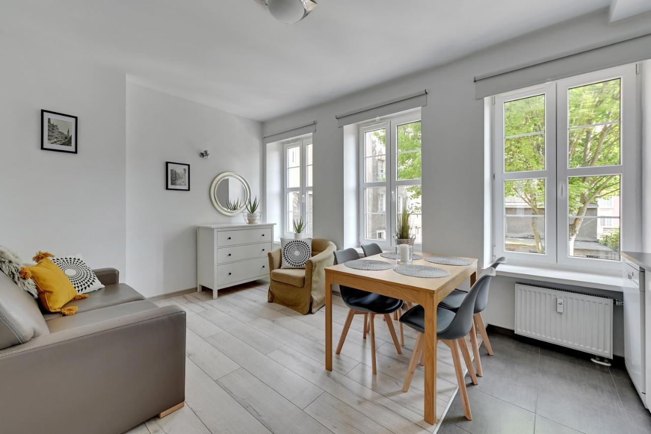 Staywin Old Town Apartment *