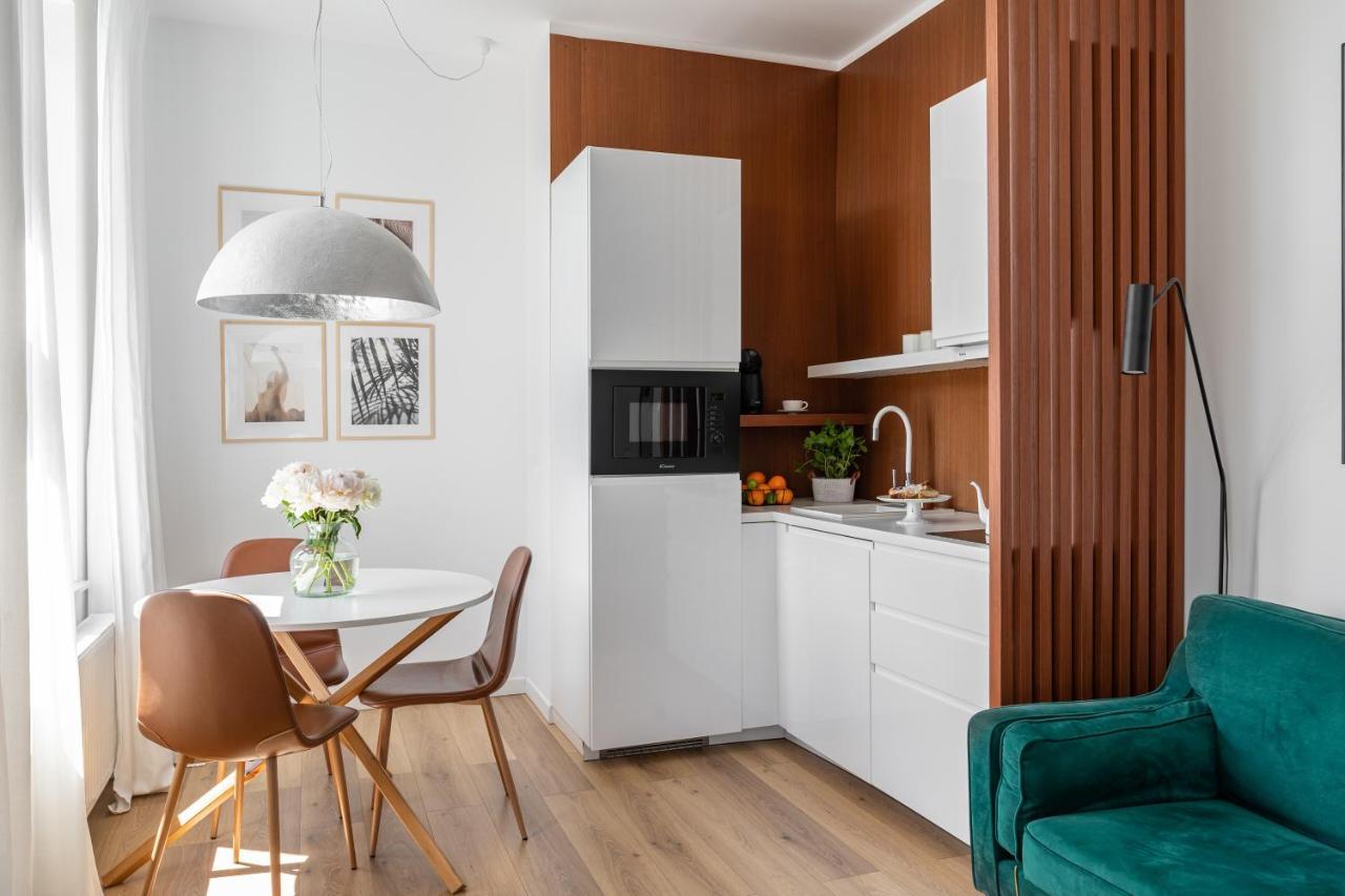 Apartment For Sophie - Z Palarnia Kawy I Pracownia Artystyczna W Kamienicy - Art & Coffee In Historic Building Gdansk