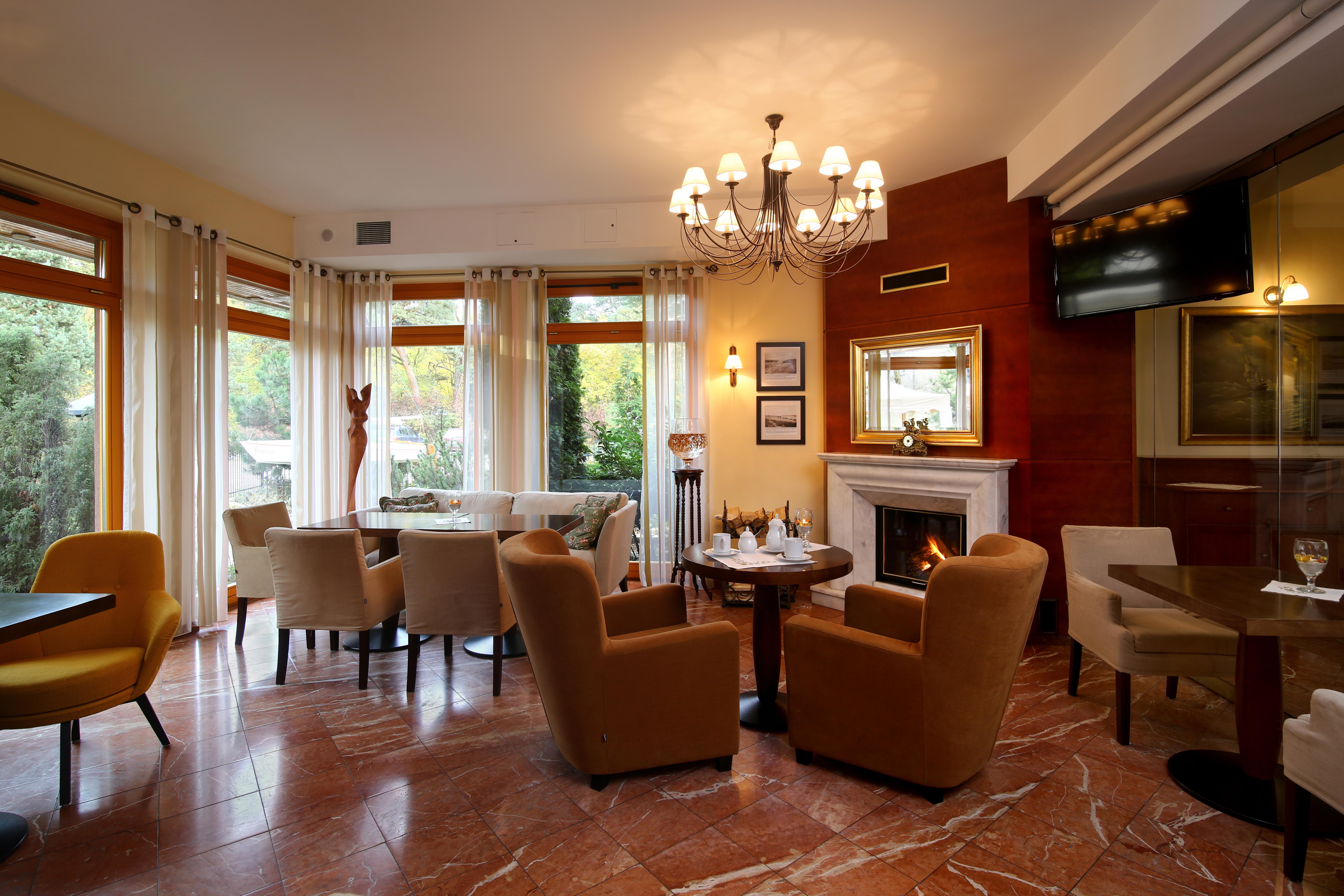 Bartan Seaside Hotel