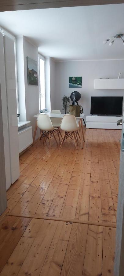 Apartment Chlebnicka 1 *