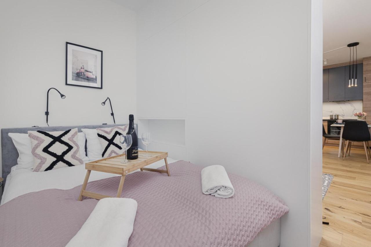 Vespa By Renters Apartment *