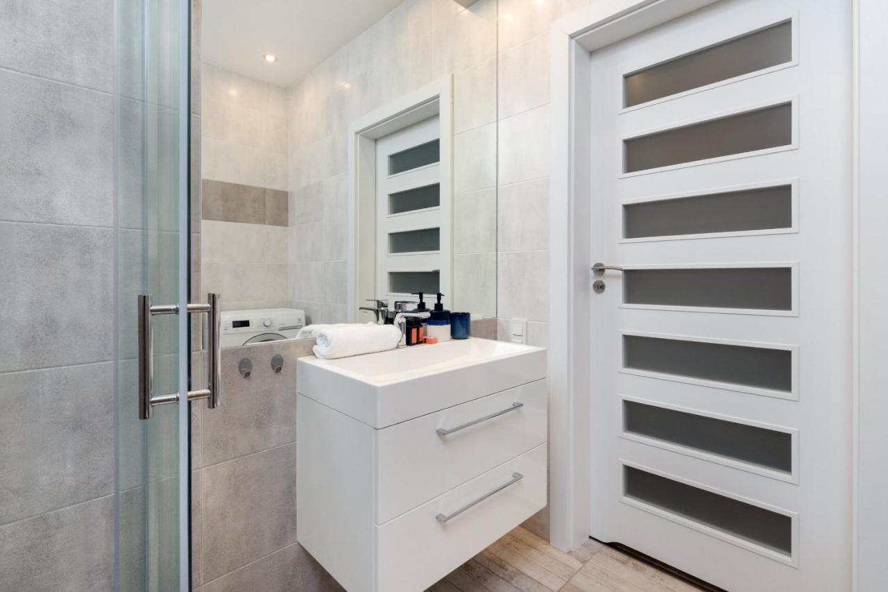 Nowa Grobla Estate Near Starowka By Renters Apartamento