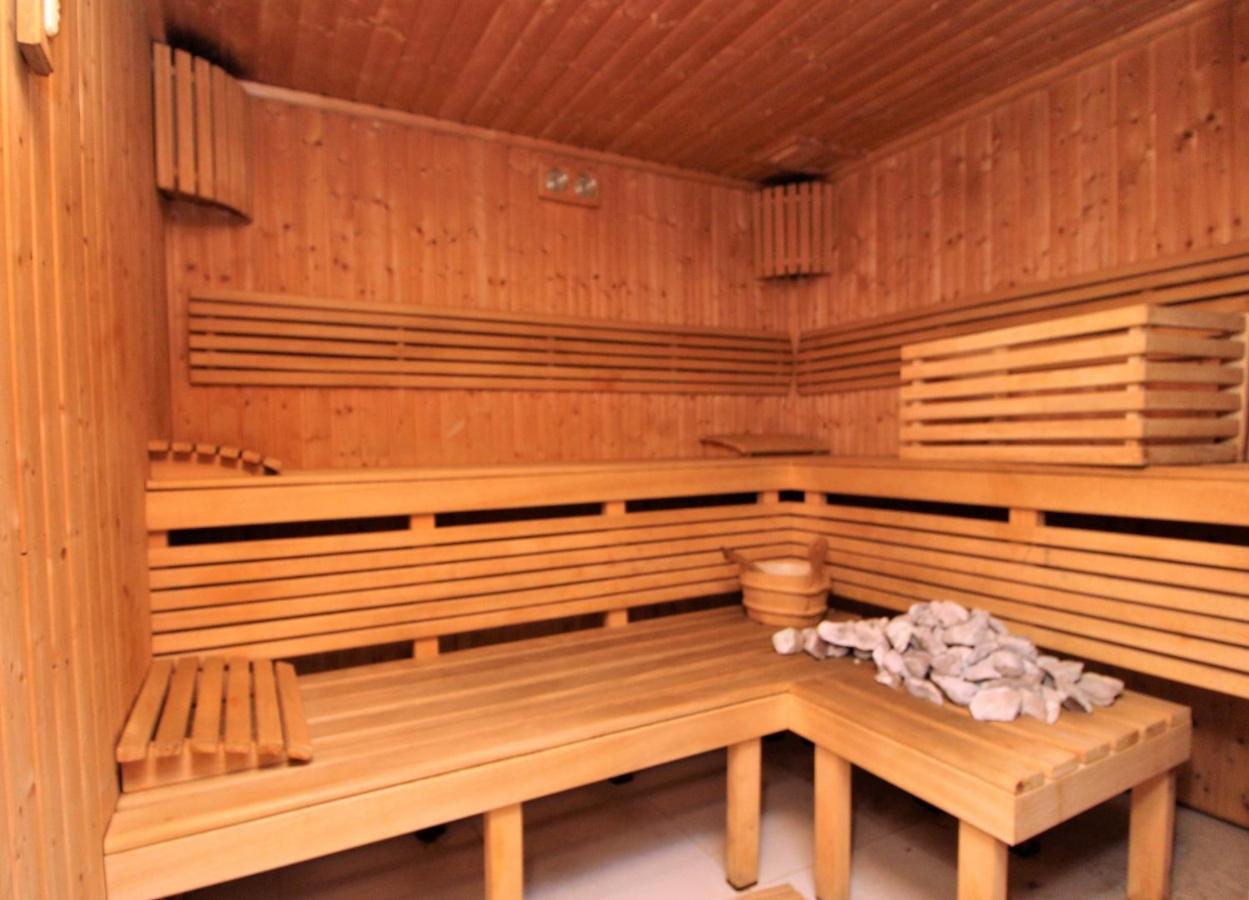 Nadmorski Dwor 9