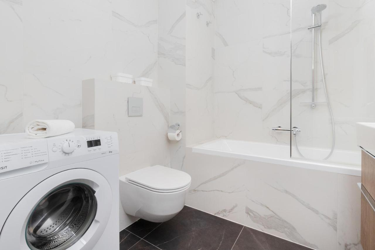 Stunning With Parking In Lower Town By Renters Prestige *