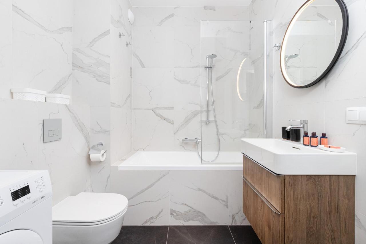 Stunning With Parking In Lower Town By Renters Prestige Apartment Danzig