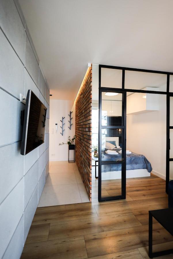 Glow Apartments, Heaven Stare *