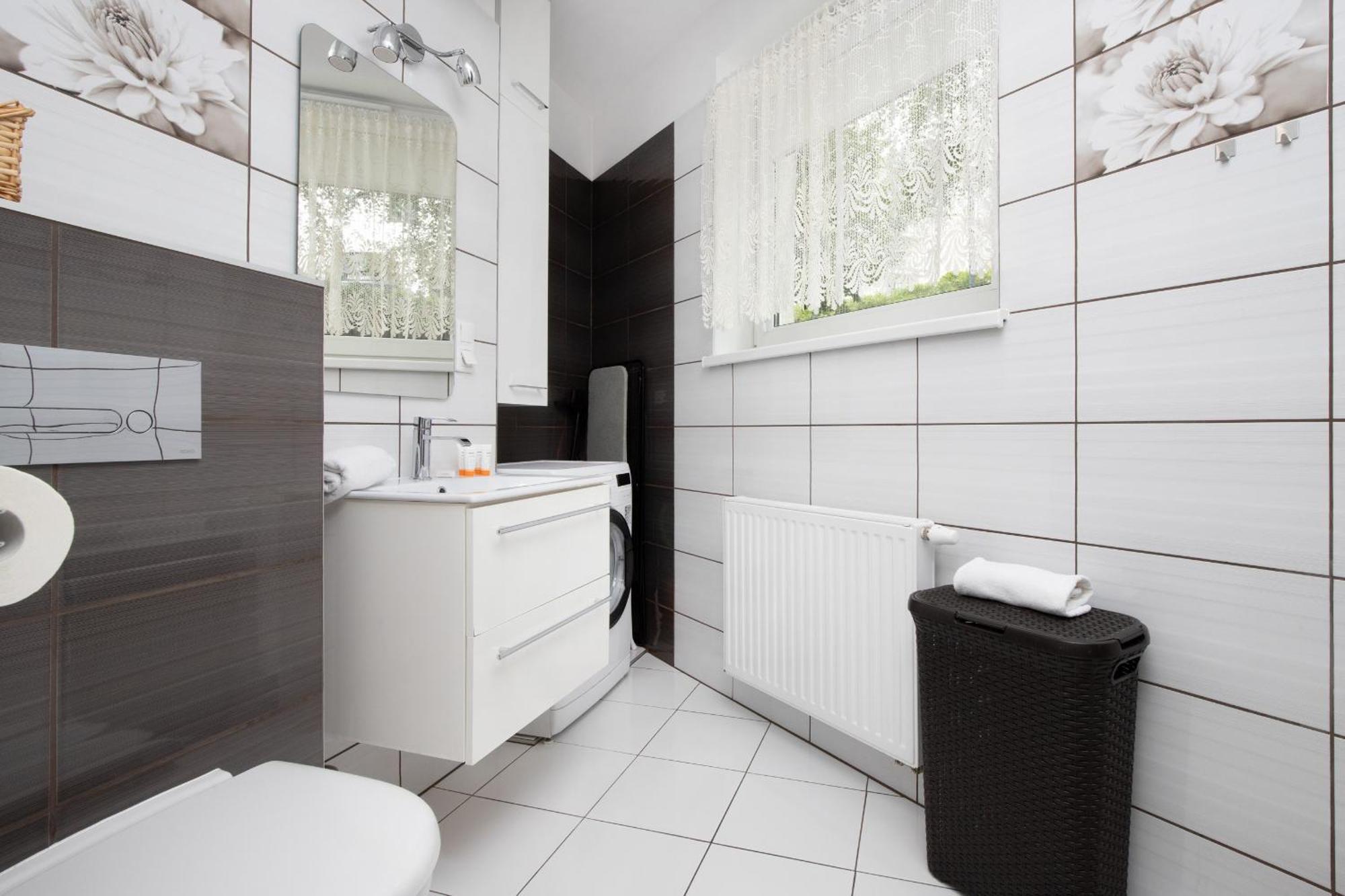 Elegant Mysliwskie Wzgorze In By Renters