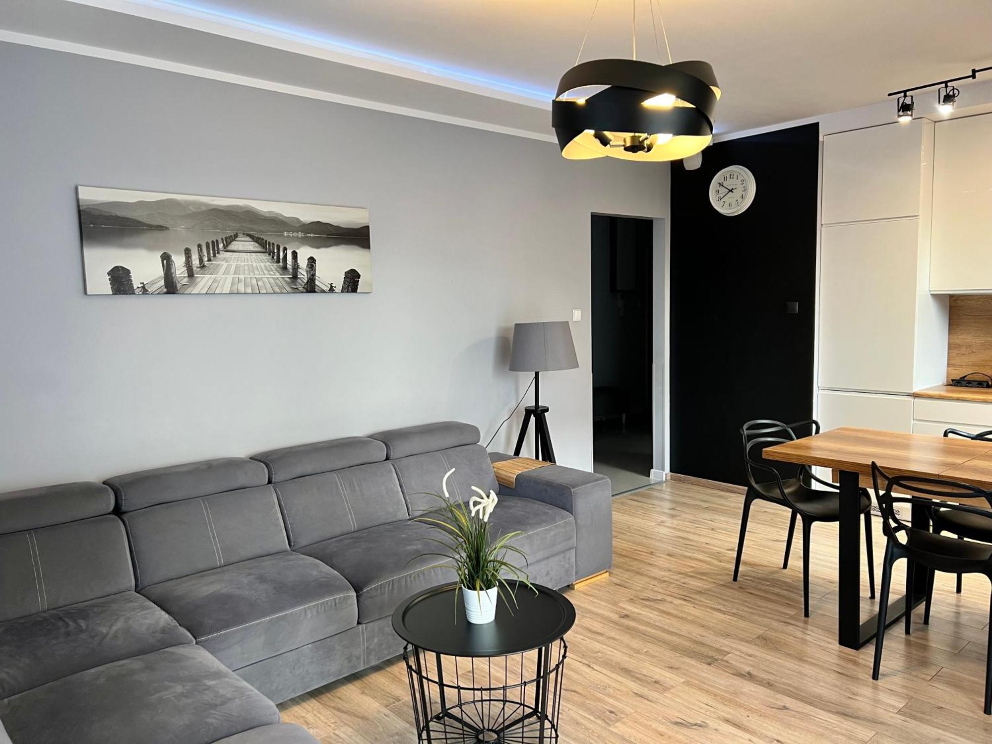 Stylish Oldtown Riverview Balcony Apartment Gdansk