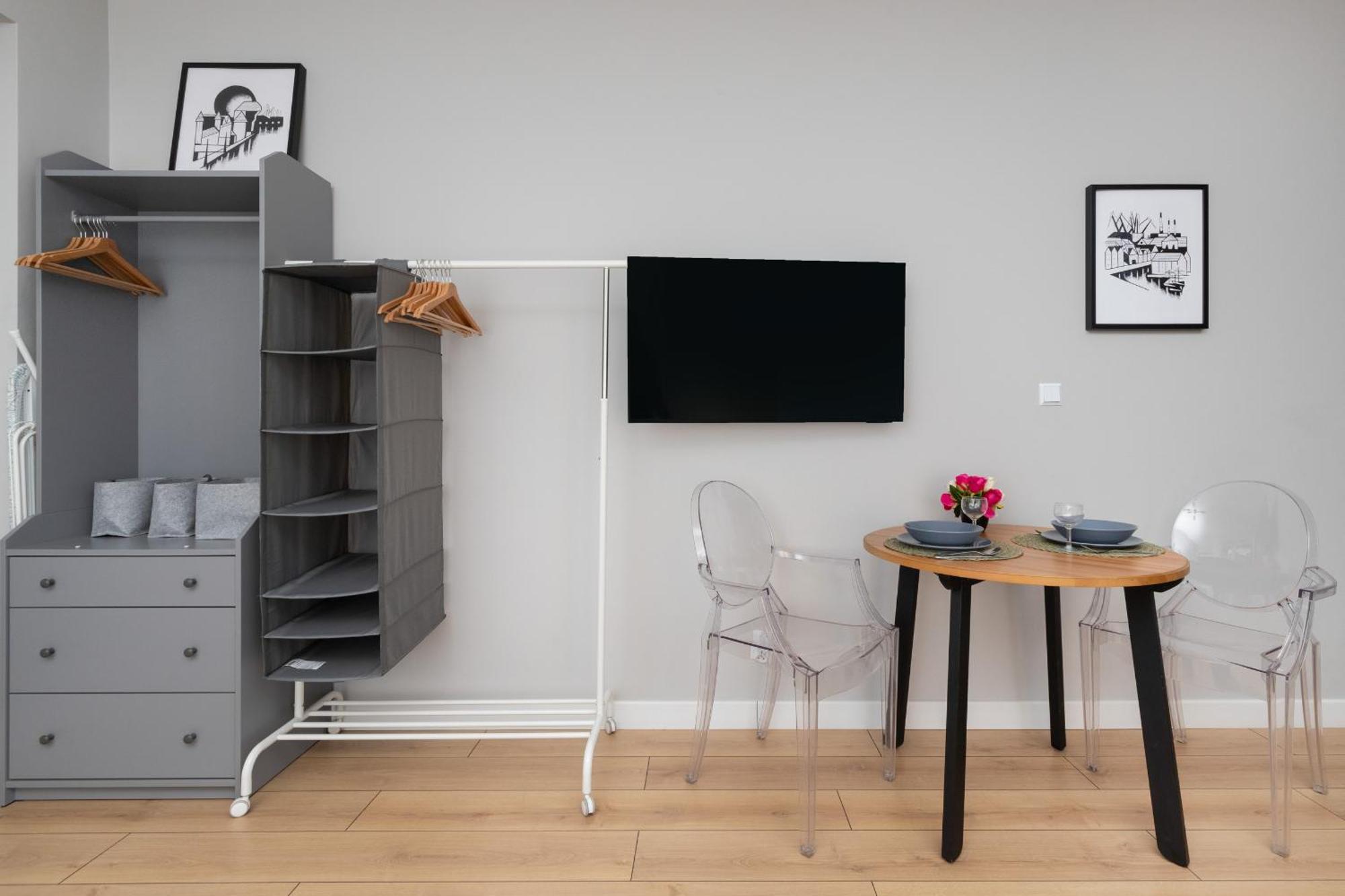 Fahrenheit In By Renters Apartment Gdansk