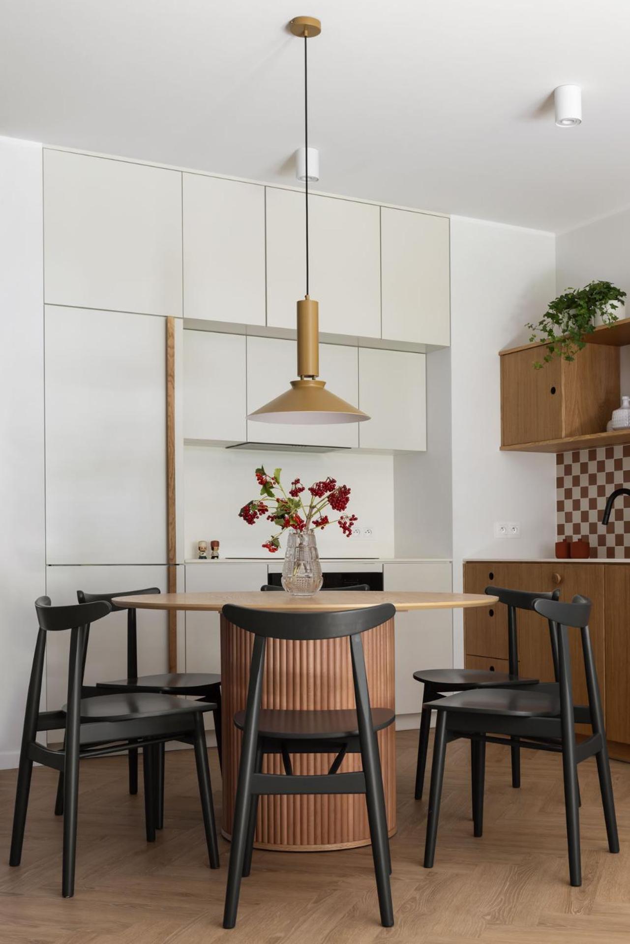 Solidarnosc Three Bedrooms & Garden *