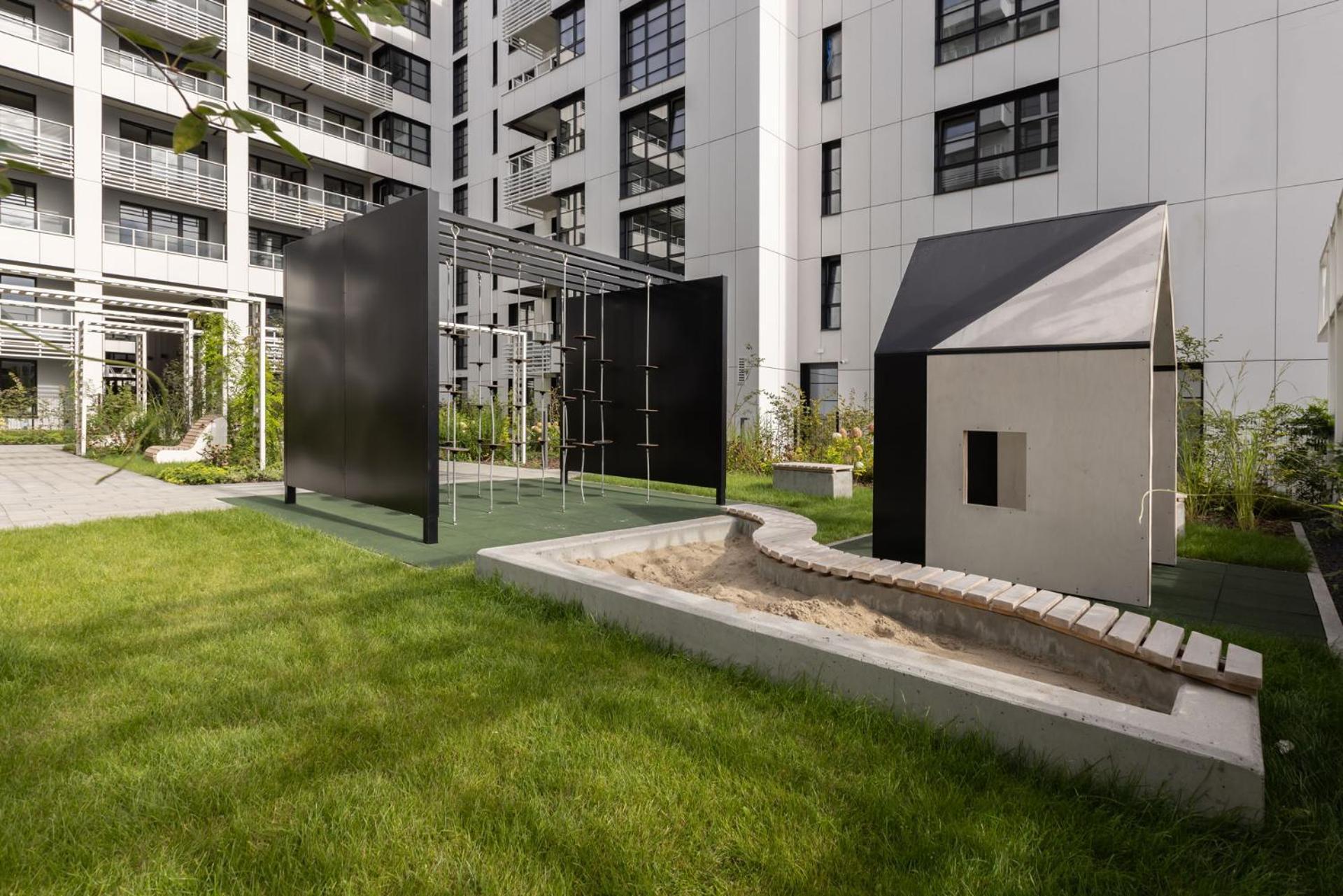 Solidarnosc Three Bedrooms & Garden