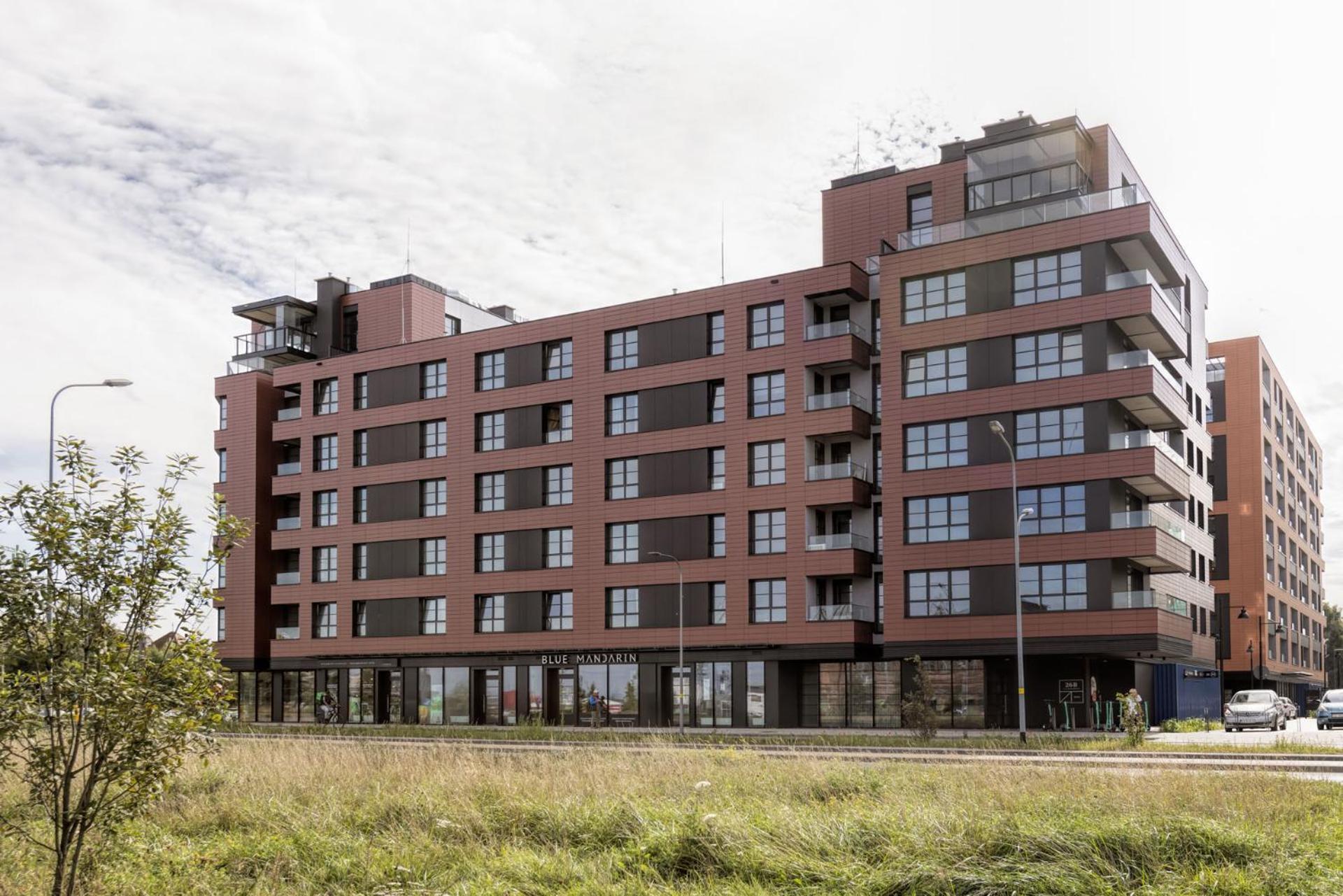 Solidarnosc Three Bedrooms & Garden Apartment *