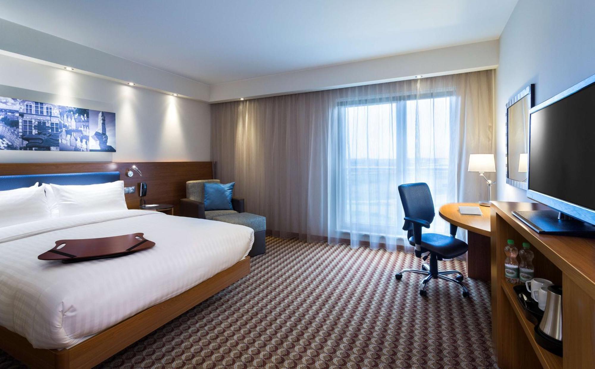 Hampton By Hilton Airport 3*
