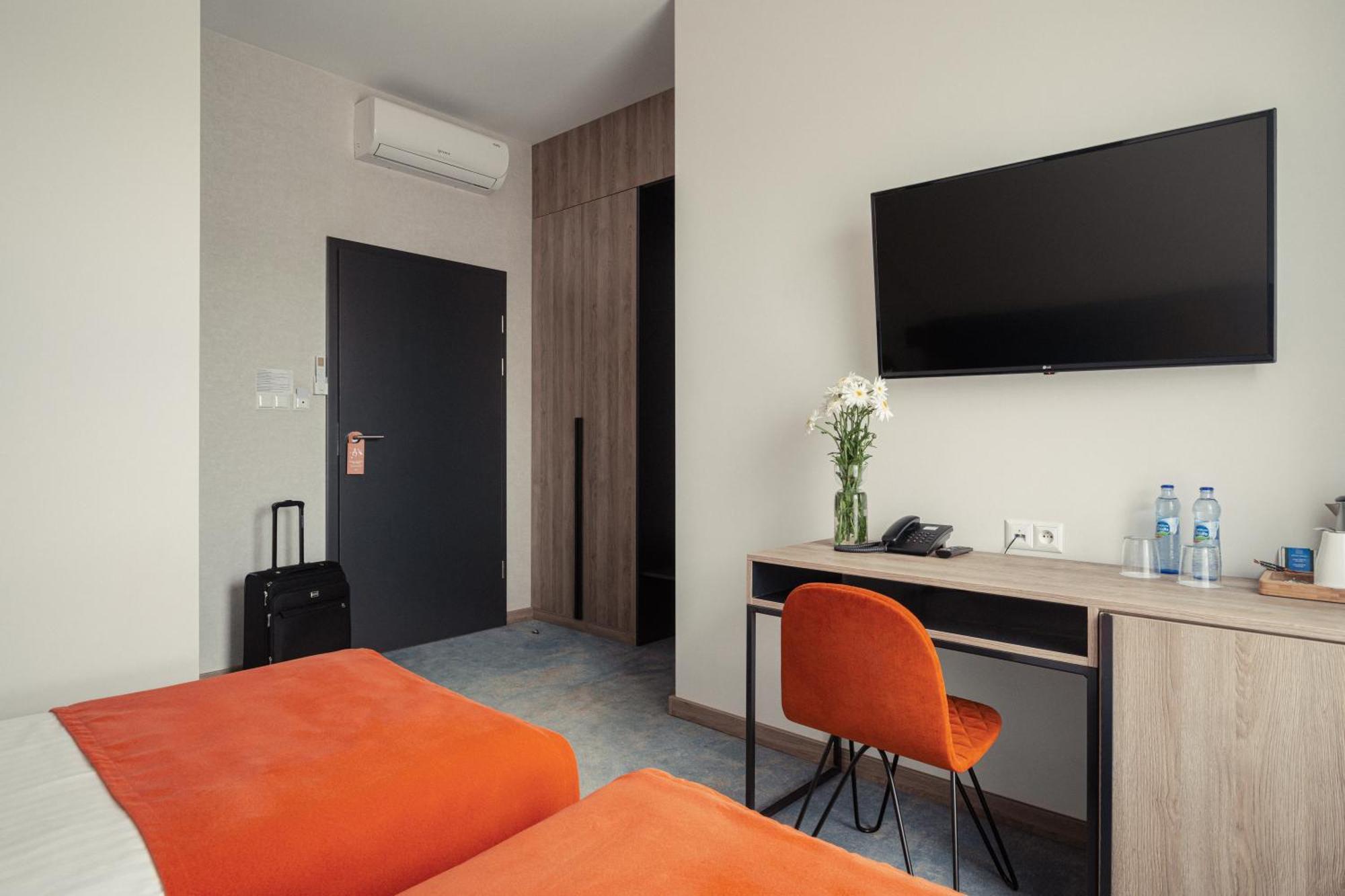 Faros Airport Hotell 3*