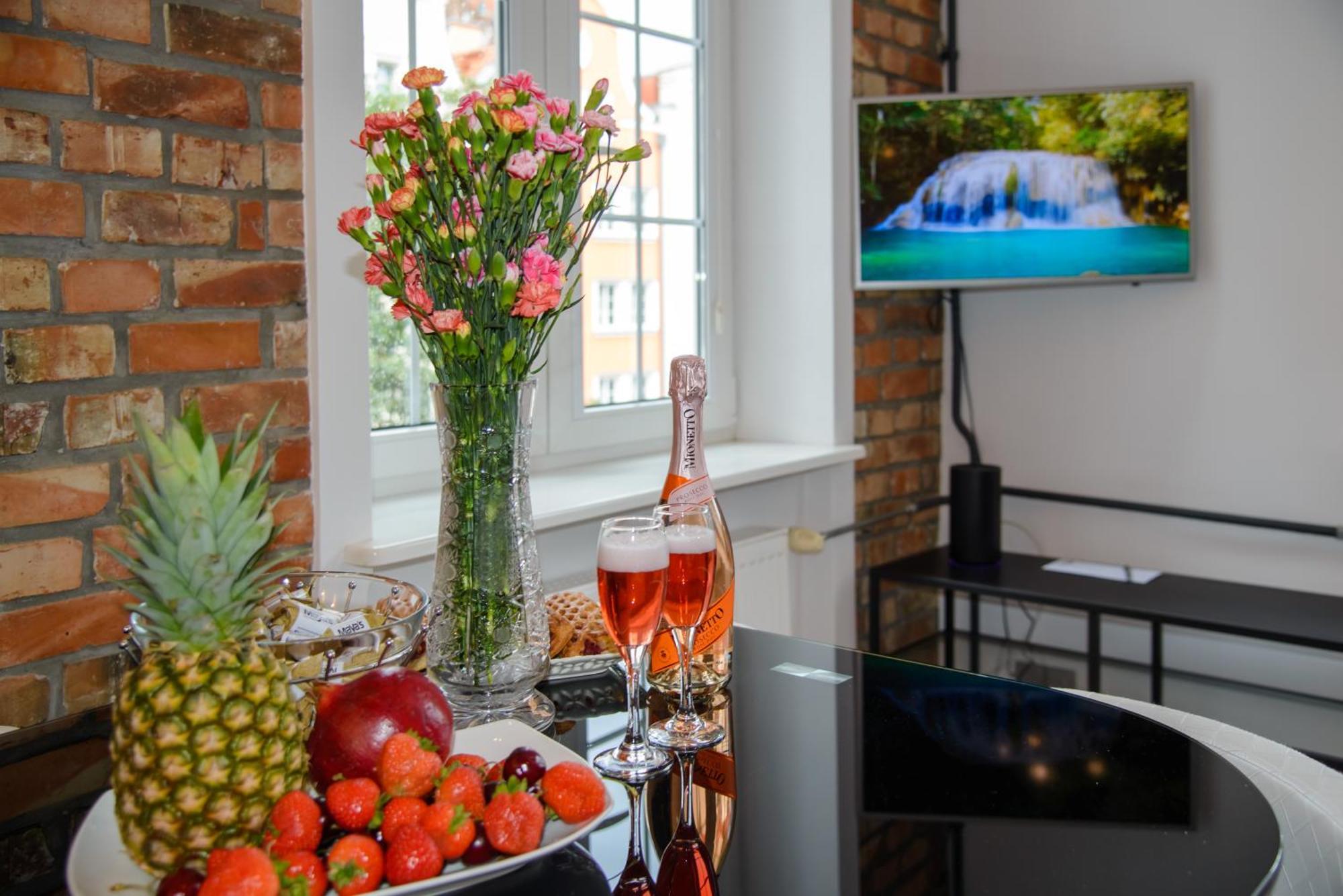 Maya's Flats & 63 - 3 On Chlebnicka Street Old Town Apartment Gdansk