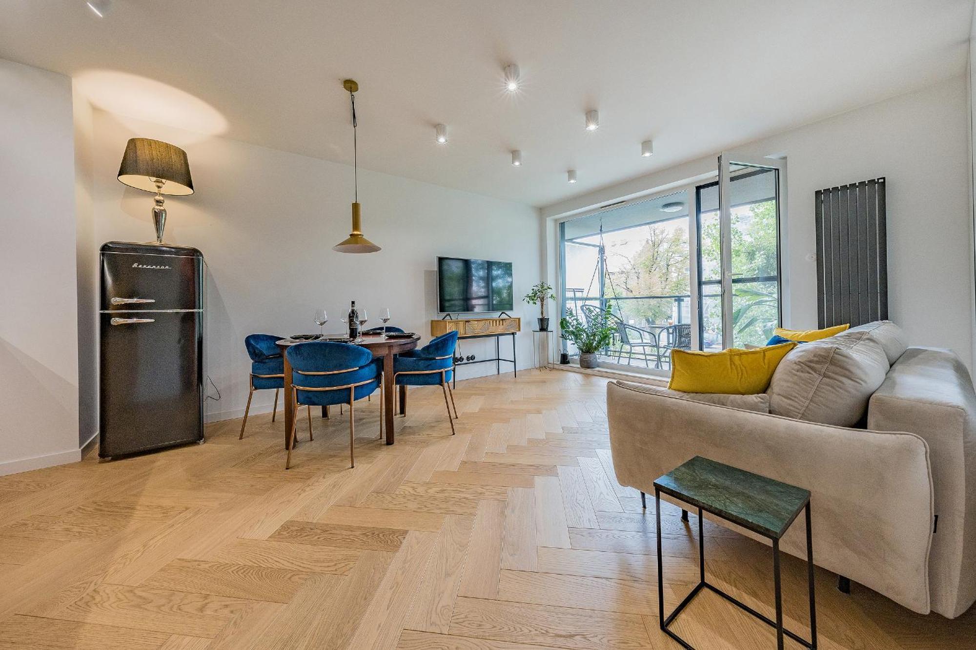 Hello Chmielna With Private Parking And Balcony