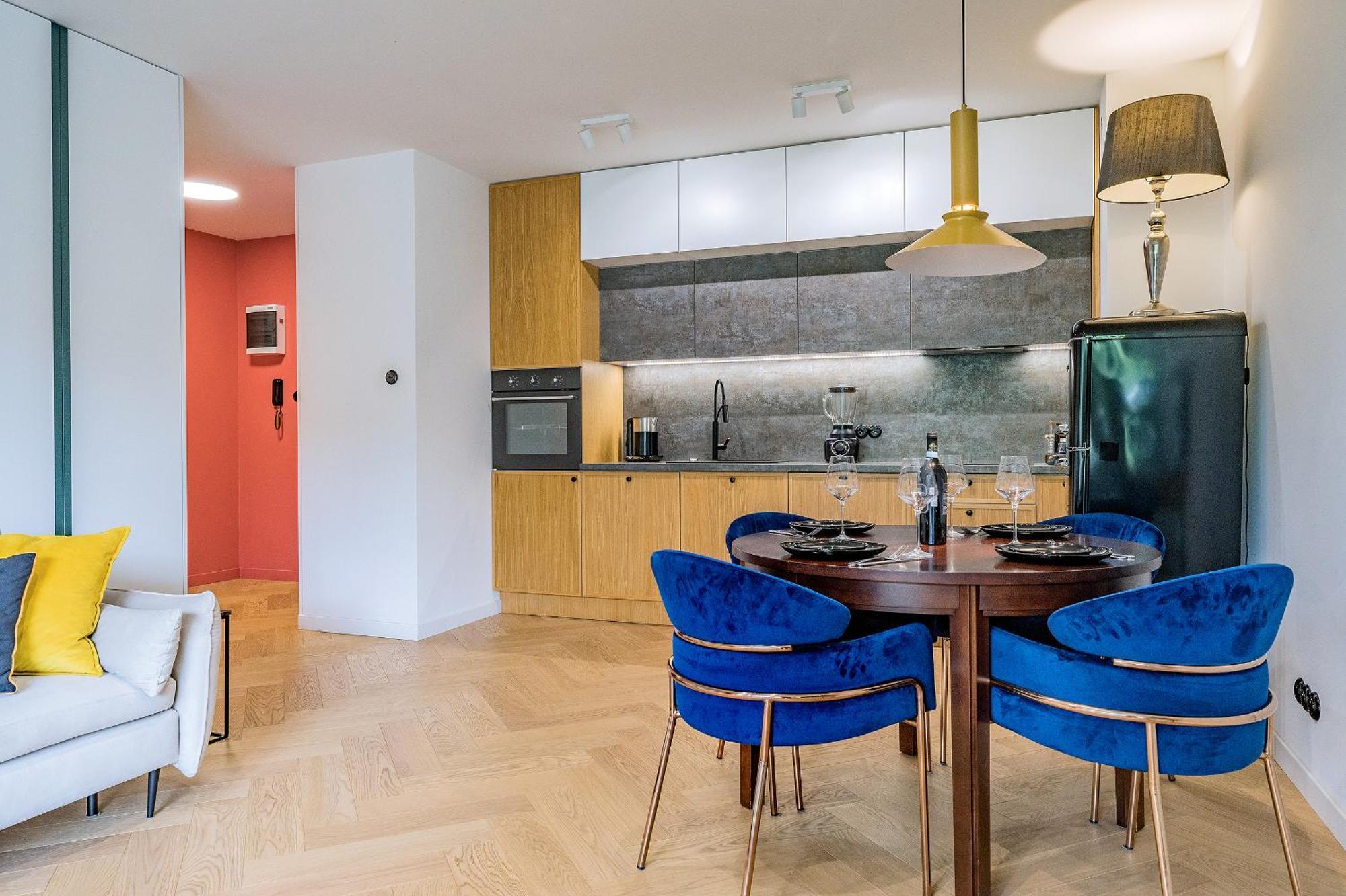 Apartment Hello Chmielna With Private Parking And Balcony