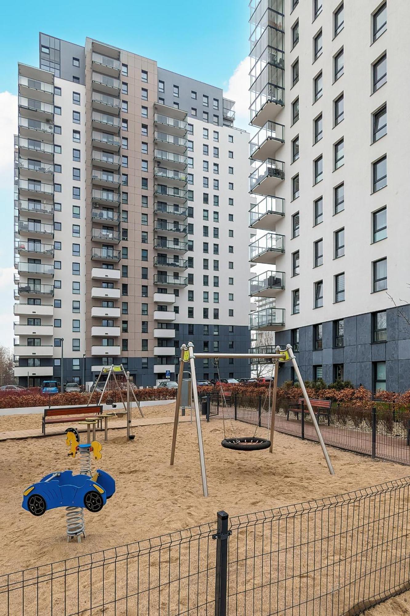 Apartment Spacious And Cozy Two Bedrooms By Rent Like *