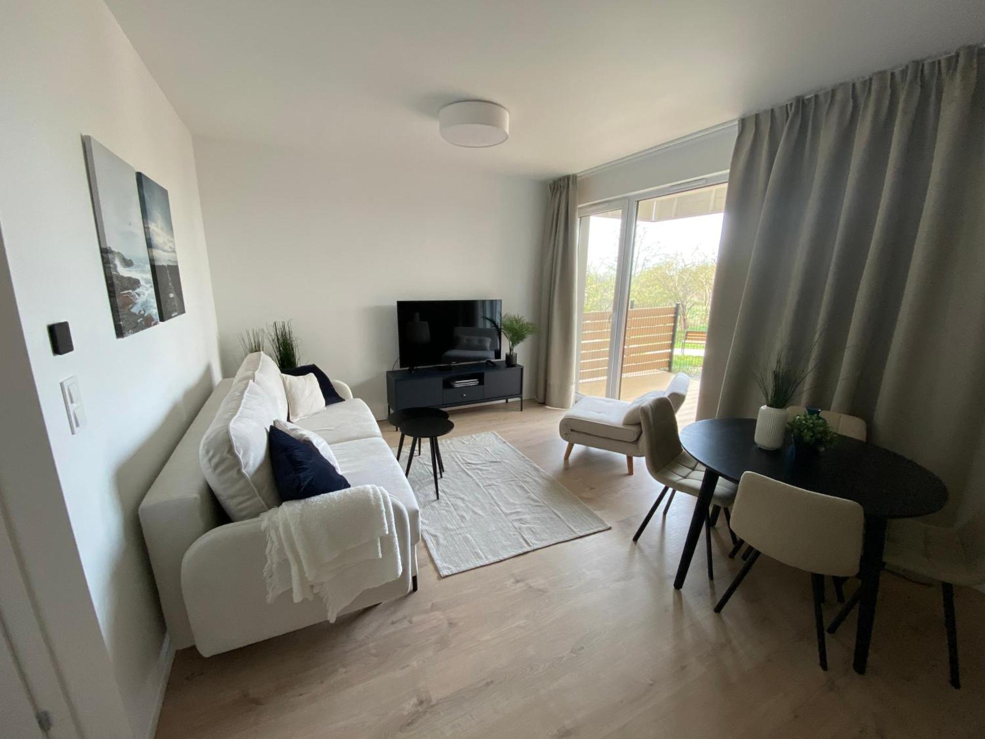 Lazur Seven Apartment